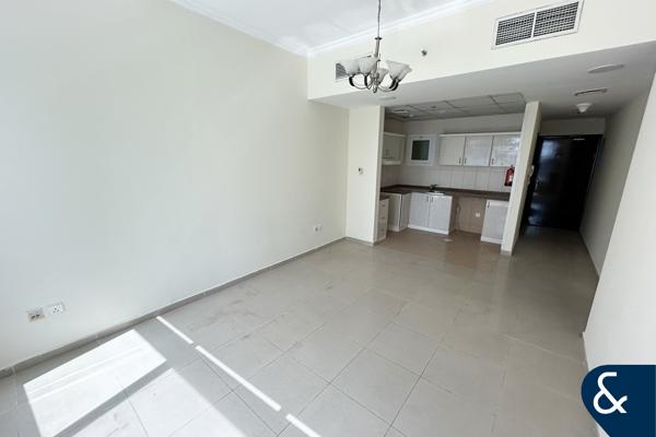 One Bedroom | Unfurnished | Lake View